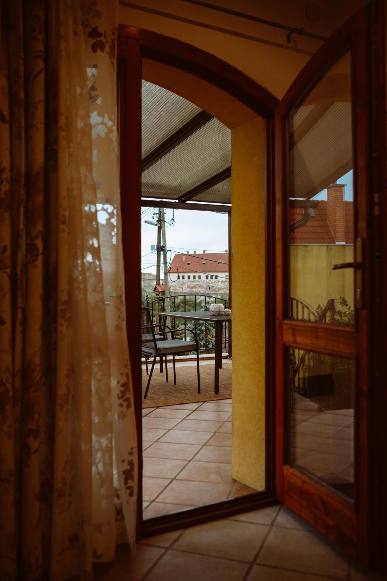 Kiralyszeke Apartman Еґер Екстер'єр фото